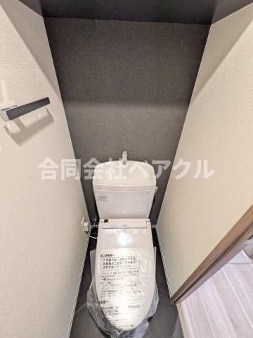 トイレ　落ち着いた色調のトイレです