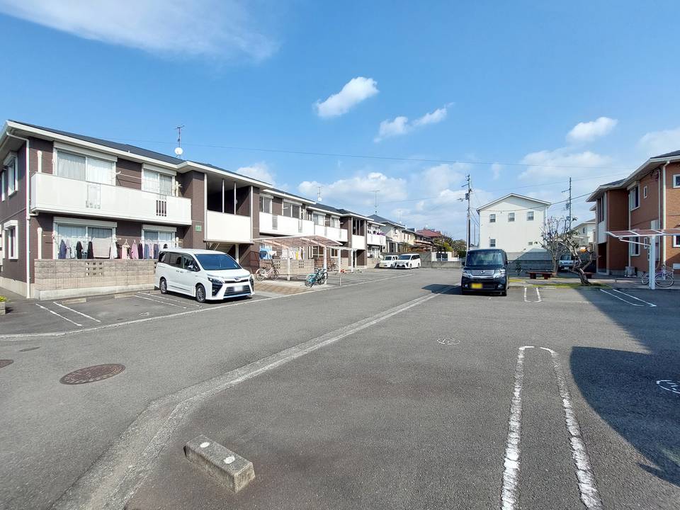 駐車場　駐車場