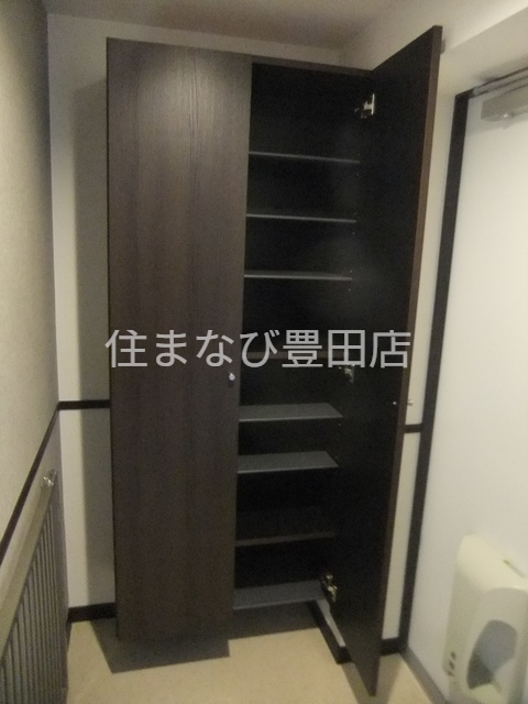 玄関　同型別部屋写真