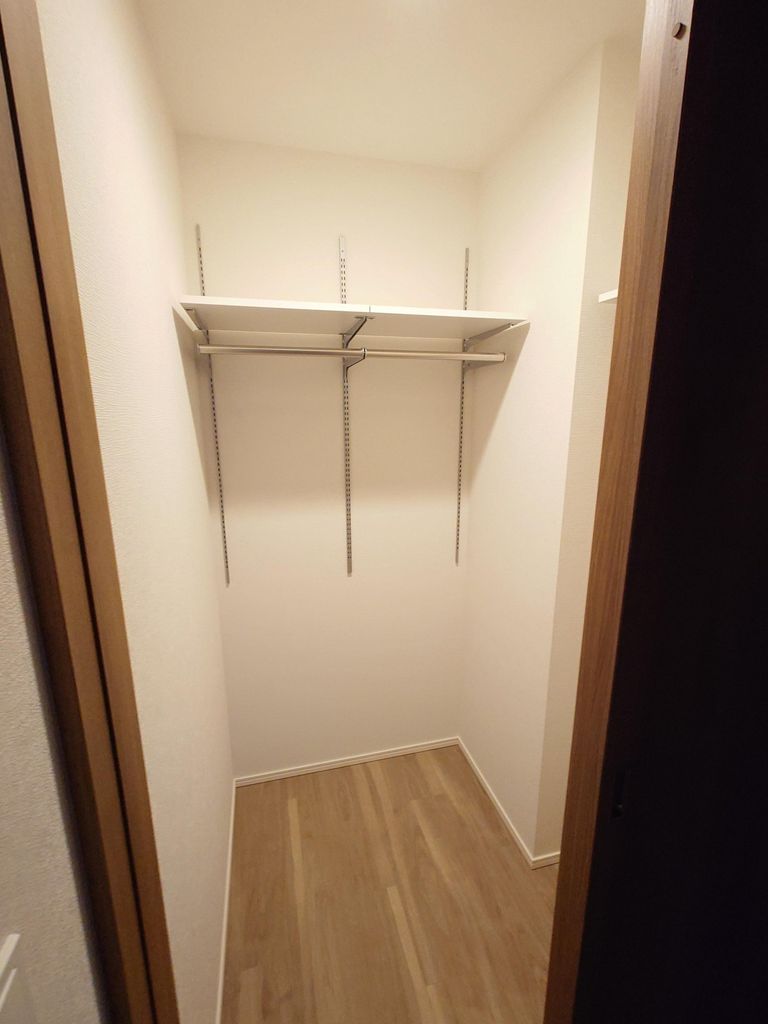 収納　同タイプの間取り部屋の写真です。色など異なる場合があります。