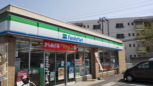 コンビニ　ファミリーマート 倉敷西富井店（コンビニ）まで302m