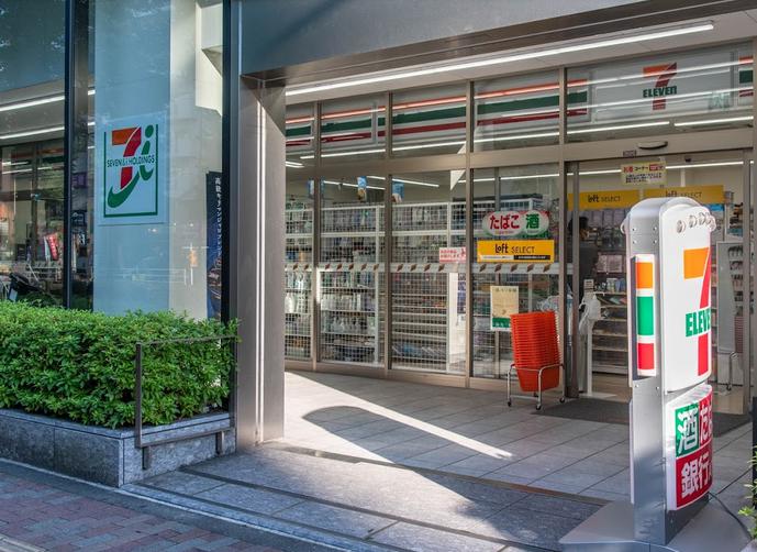 コンビニ　セブンイレブン 芝フロントビル店（コンビニ）まで618m