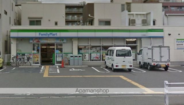 コンビニ　ファミリーマート（コンビニ）まで240m