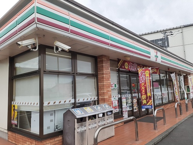 コンビニ　セブンイレブン上滝東店（コンビニ）まで1200m