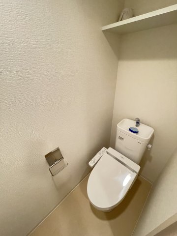 地下鉄御堂筋線 東三国駅 徒歩5分 12階建 築9年のトイレ写真