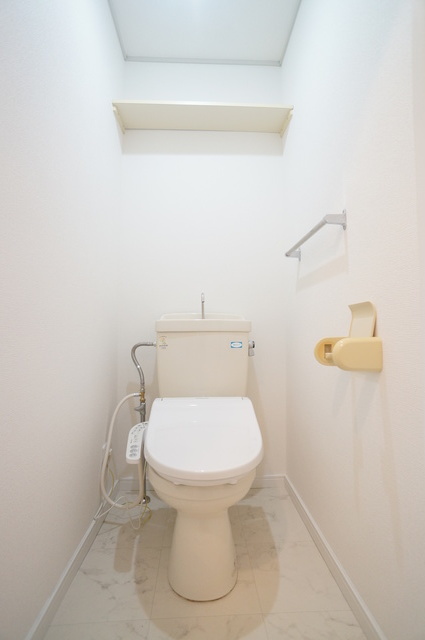 ＪＲ南武線 矢川駅 徒歩5分 2階建 築36年のトイレ写真