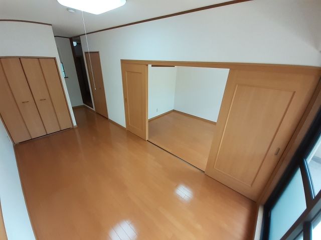 エレガンテむつみの居間写真