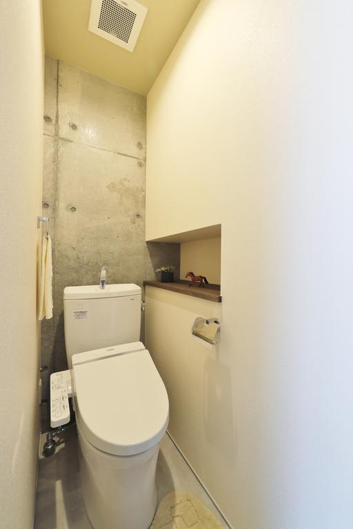 トイレ　温水洗浄便座