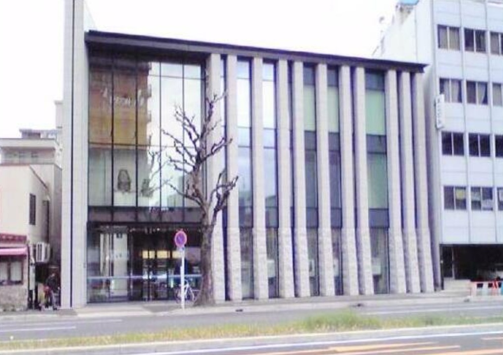 銀行　中日信用金庫名古屋支店（銀行）まで356m