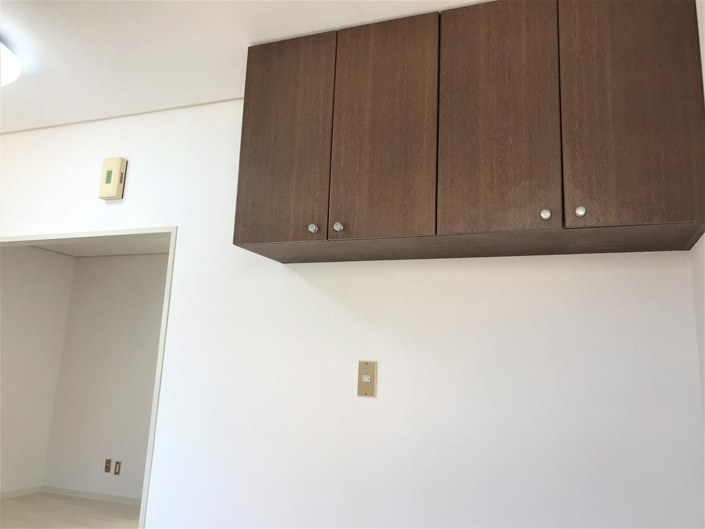 玄関　吊戸棚式シューズボックスです☆