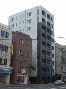 札幌市北区北三十九条西のマンションの建物外観