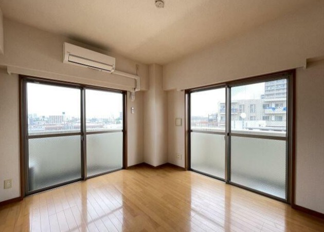 居室・リビング　※同物件、別部屋になります。