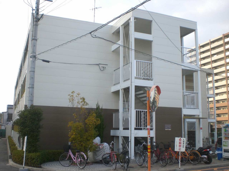 八尾市南久宝寺のマンションの建物外観