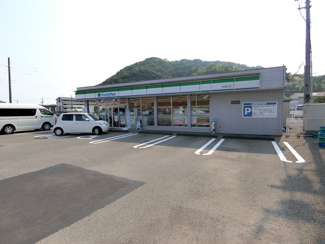 コンビニ　ファミリーマート高知長浜店（コンビニ）まで577m
