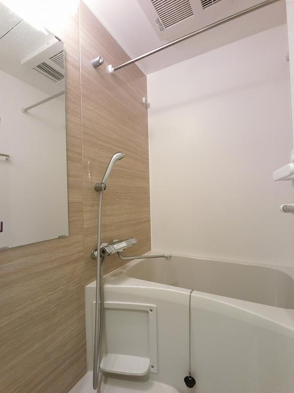 バス・シャワールーム　浴室乾燥機付き