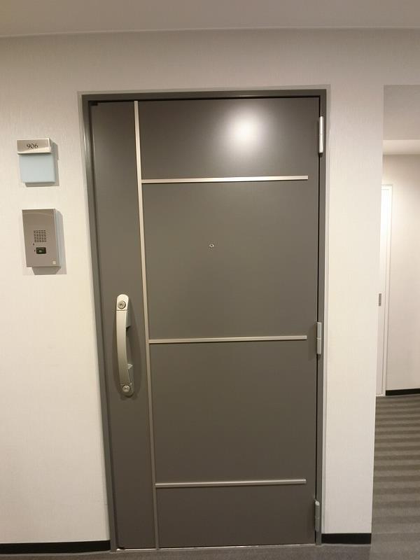 玄関　ダブルロックドア