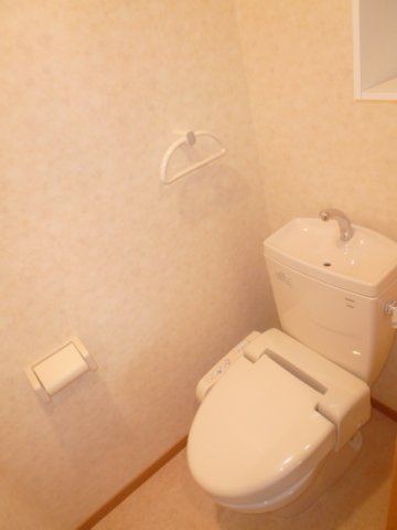 トイレ　ゆったりとした空間のトイレです