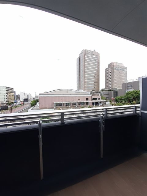 【千葉市中央区問屋町のマンションのバルコニー】