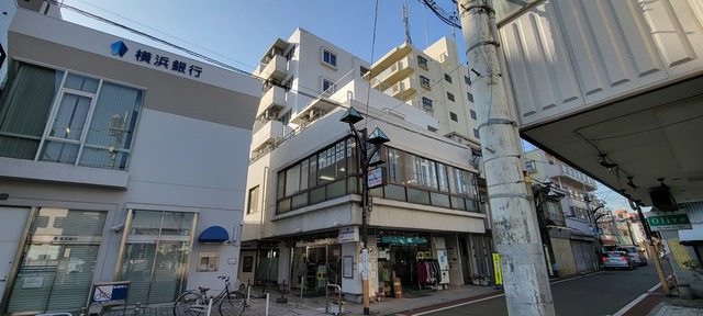 藤沢市下土棚のマンションの建物外観