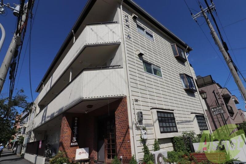 神戸市須磨区若木町のアパートの建物外観