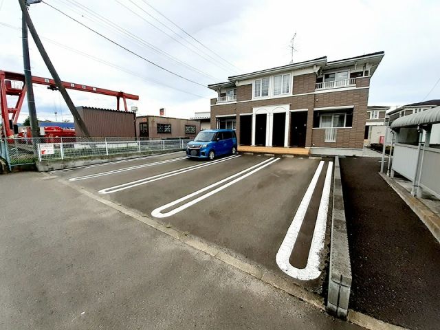 【岩沼市阿武隈のアパートの駐車場】