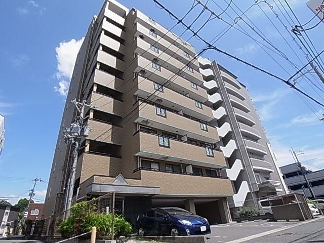 香芝市瓦口のマンションの建物外観