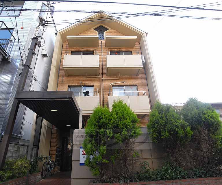 京都市下京区四本松町のマンションの建物外観