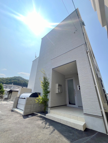 【広島市東区牛田新町のアパートの建物外観】