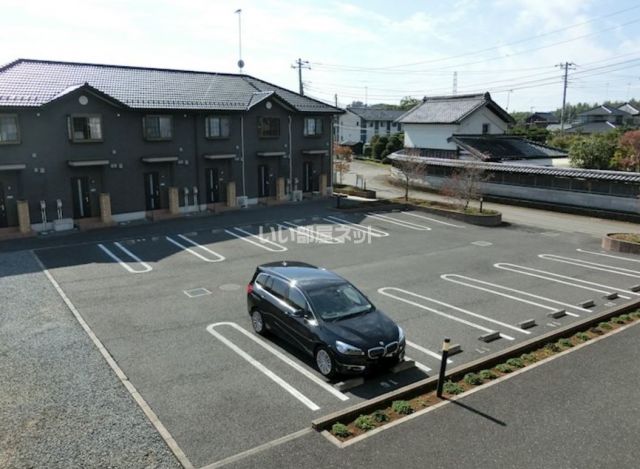 【つくば市泉のアパートの駐車場】