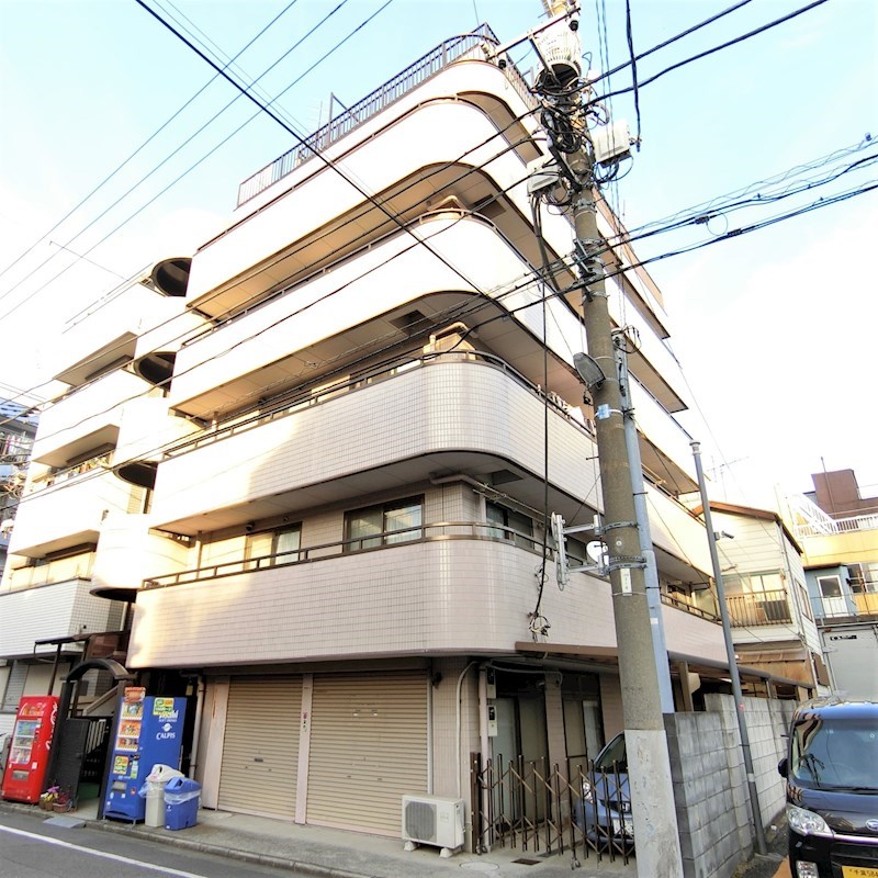 荒川区東日暮里のマンションの建物外観