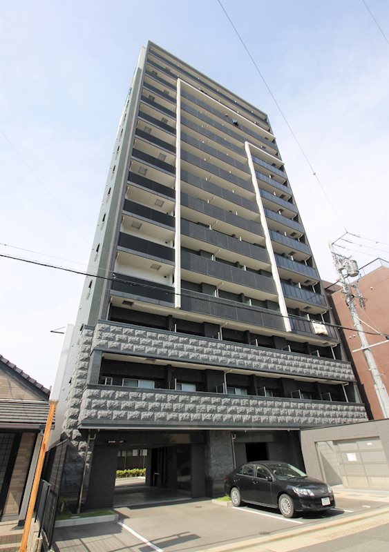 【名古屋市中村区若宮町のマンションの建物外観】