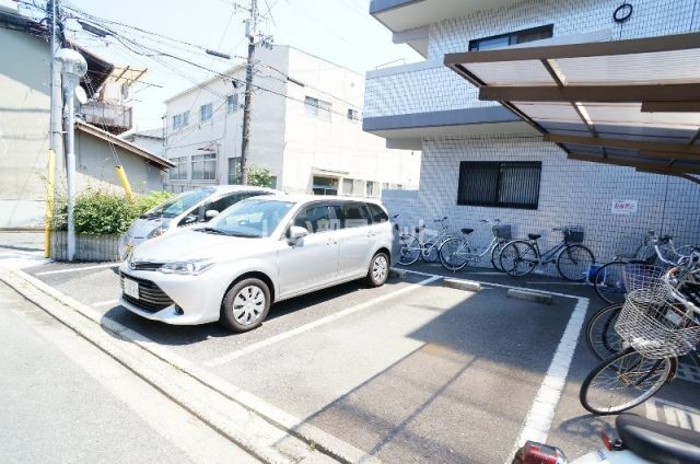 【サンライブマンションIの駐車場】