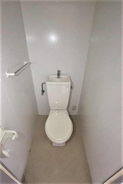 トイレ　同物件別号室