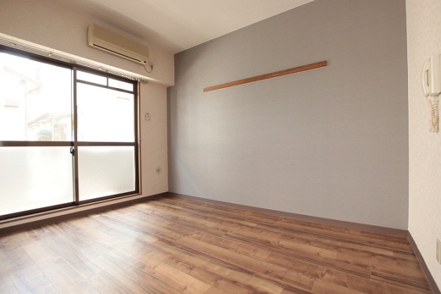 居室・リビング　同物件別号室