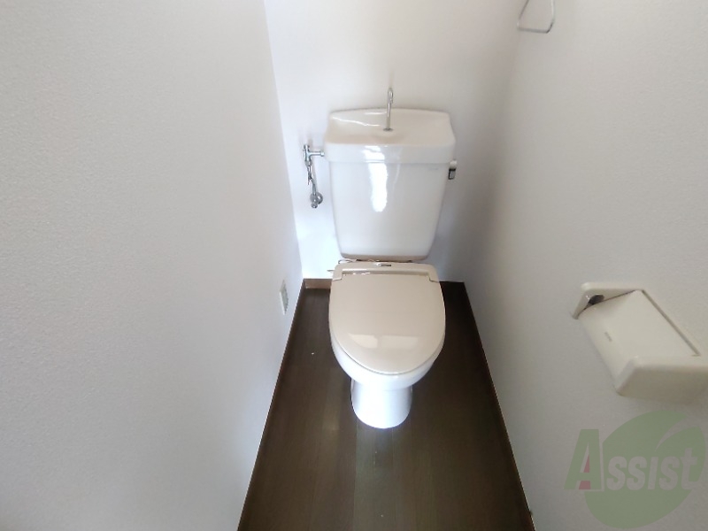 トイレ　トイレとお風呂が別なので清潔に使えて嬉しいですね。