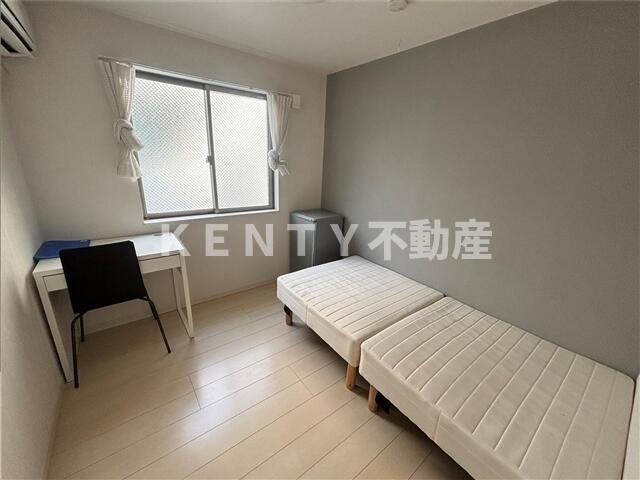 居室・リビング　こちらのリビングで趣味の時間をお楽しみください