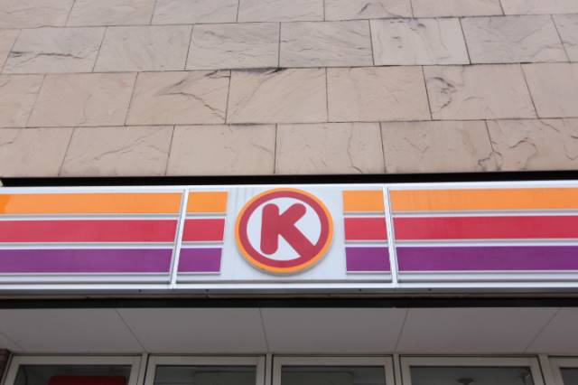 コンビニ　サークルK 柳橋店（コンビニ）まで70m