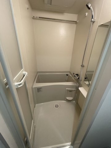 バス・シャワールーム　お風呂です