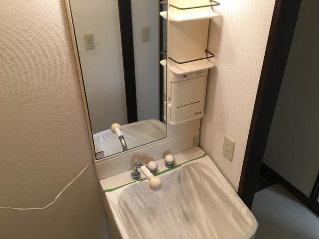 洗面設備　コンパクトで使いやすい洗面所