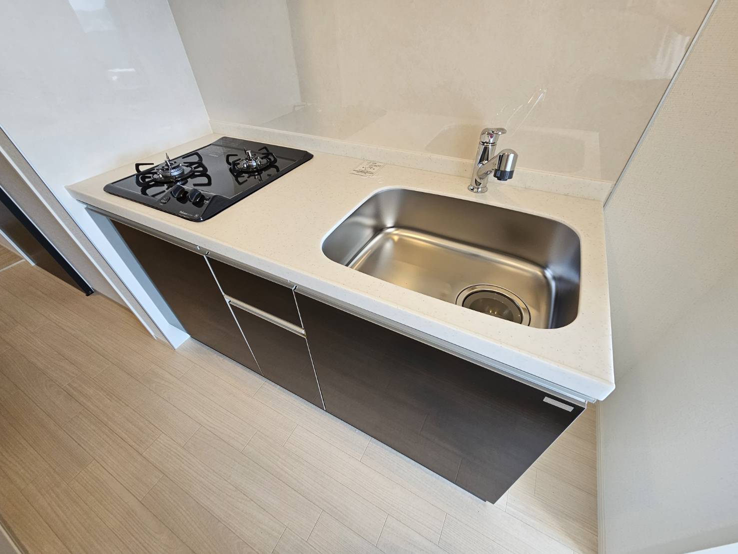 キッチン　2口ガスコンロ付システムキッチン。