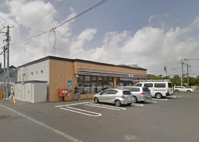 コンビニ　セブンイレブン（コンビニ）まで521m