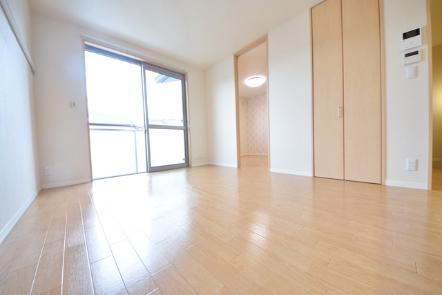 居室・リビング　～広々お部屋で気持ちいい～