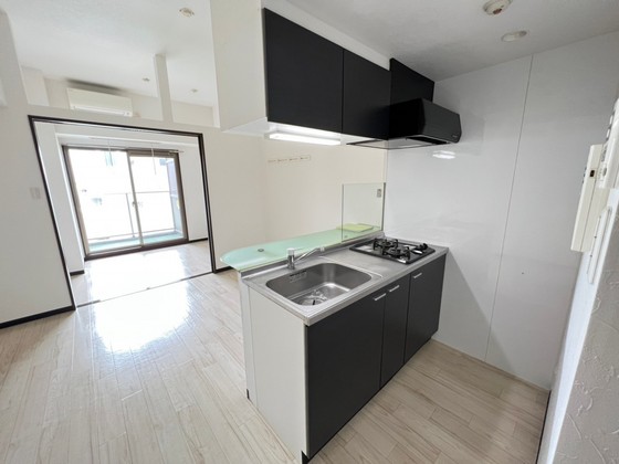 キッチン　※別部屋の写真です