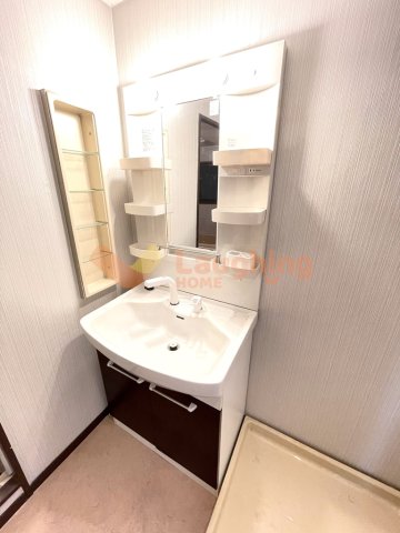 洗面設備　独立洗面台で身支度をすべて済ませてしまいましょう