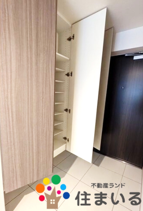 玄関　※同型タイプとなります