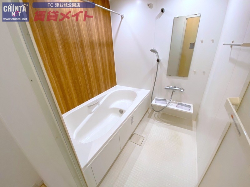 バス・シャワールーム　別部屋同型タイプです。