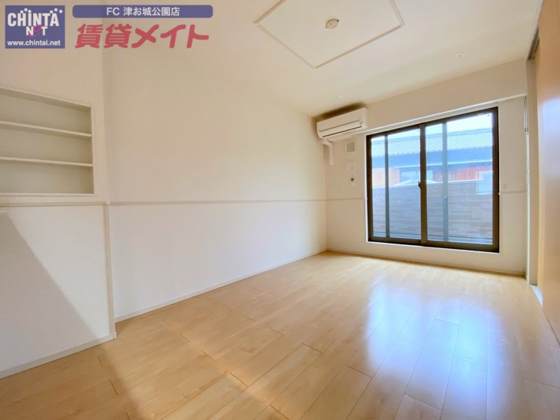 居室・リビング　別部屋同型タイプです。