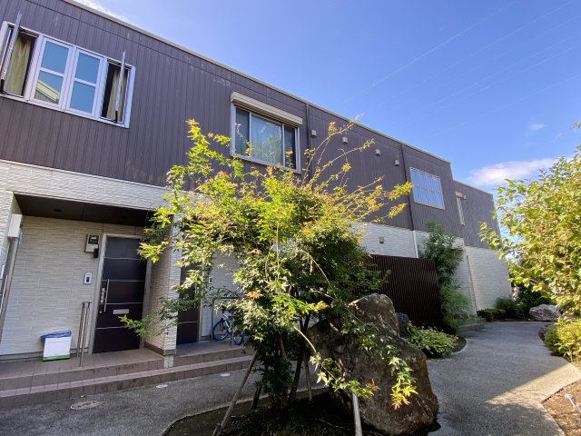建物外観　【積水ハウスの賃貸住宅シャーメゾン】