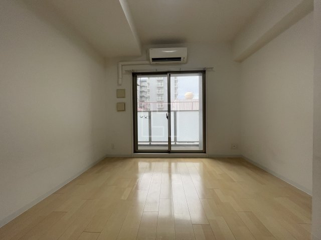 居室・リビング　エスリード谷町六丁目　洋室