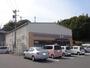 コンビニ　セブンイレブン鴛野店（コンビニ）まで800m